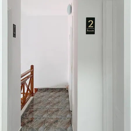 Habitaciones Privadas Cerca De La Playa Y Aeropuerto En Casa Compartida Con Otros Huespedes Playa Honda  Exterior photo