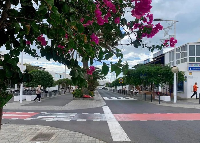 Habitaciones Privadas Cerca De La Playa Y Aeropuerto En Casa Compartida Con Otros Huespedes