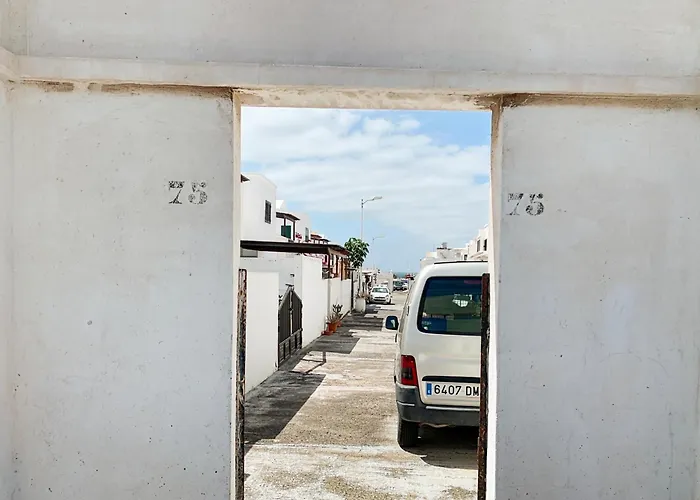 Habitaciones Privadas Cerca De La Playa Y Aeropuerto En Casa Compartida Con Otros Huespedes