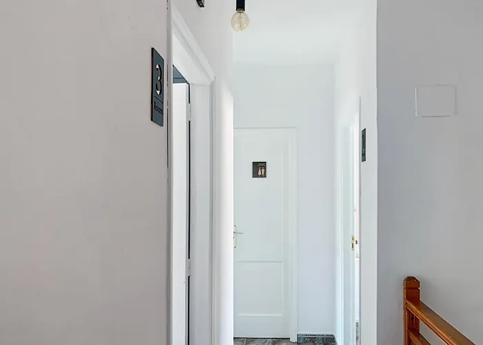 Habitaciones Privadas Cerca De La Playa Y Aeropuerto En Casa Compartida Con Otros Huespedes