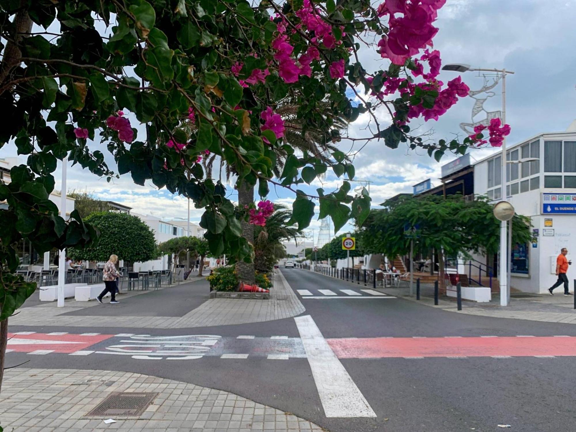 Privadas Cerca De La Playa Y Aeropuerto En Casa Compartida Con Otros Huespedes Hébergement de vacances Playa Honda (Lanzarote)